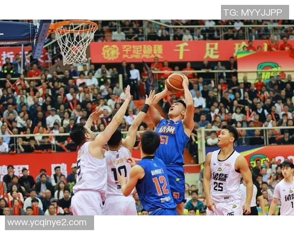 杭州足球队在城市联赛中以71分稳居榜首展现强劲实力